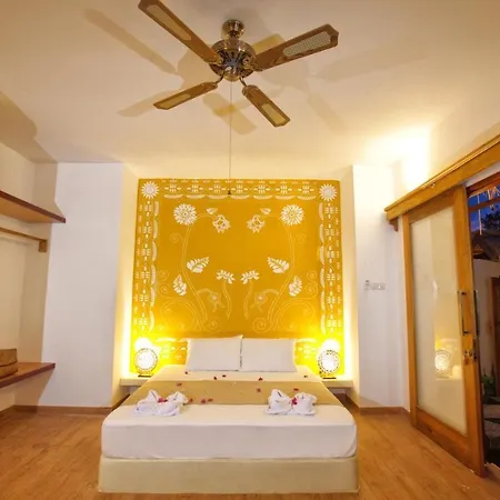 Golden Villa Gili Trawangan Exterior photo