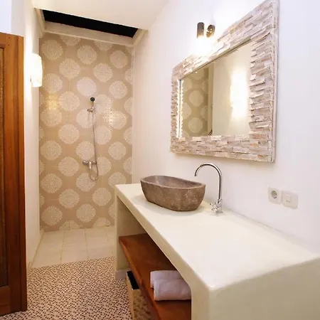 Golden Villa Gili Trawangan Exterior photo