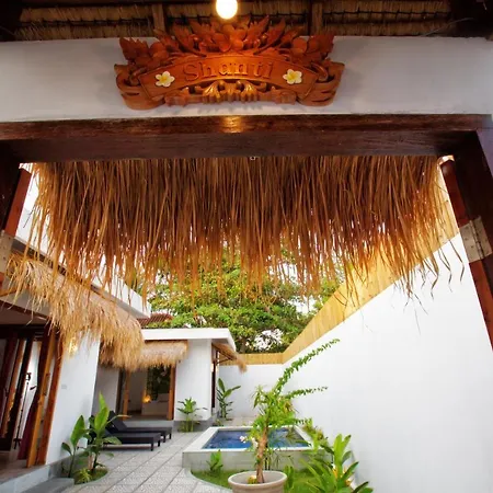Golden Villa Gili Trawangan Exterior photo